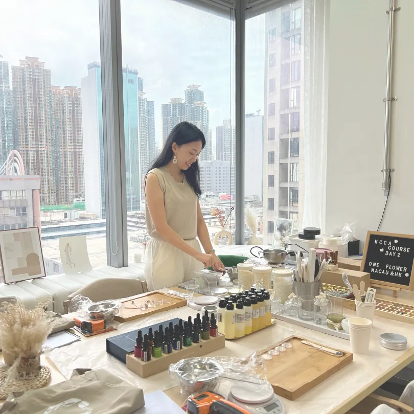 Floral Candle Holder   Natural Soy Wax Perfumer Workshop 2 hours