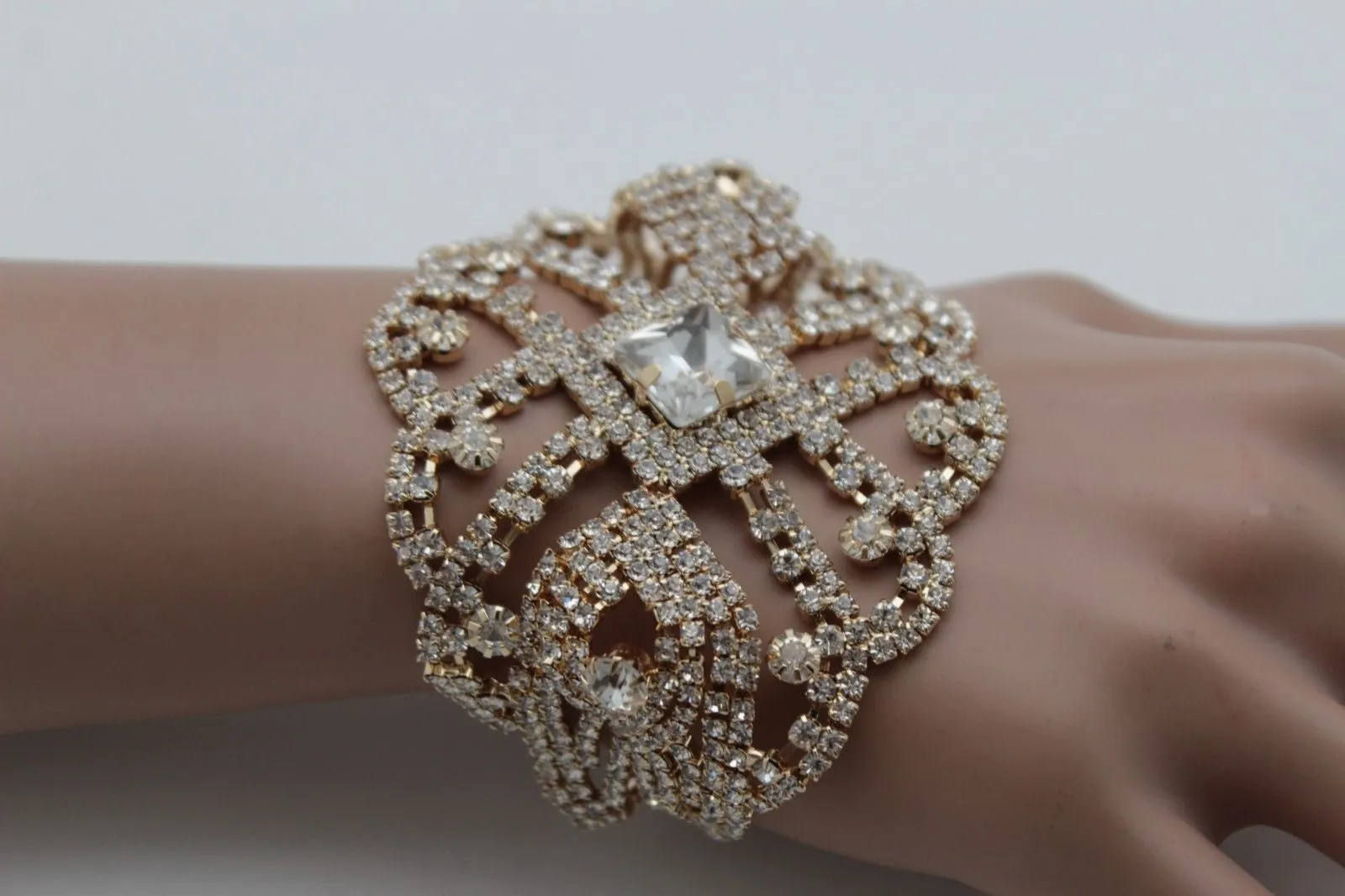 Gold Metal Chains Bracelet Rhinestones Star Beads Bridal Wedding