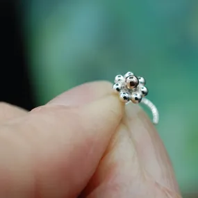 Yellow Gold Spot Daisy Nose Stud